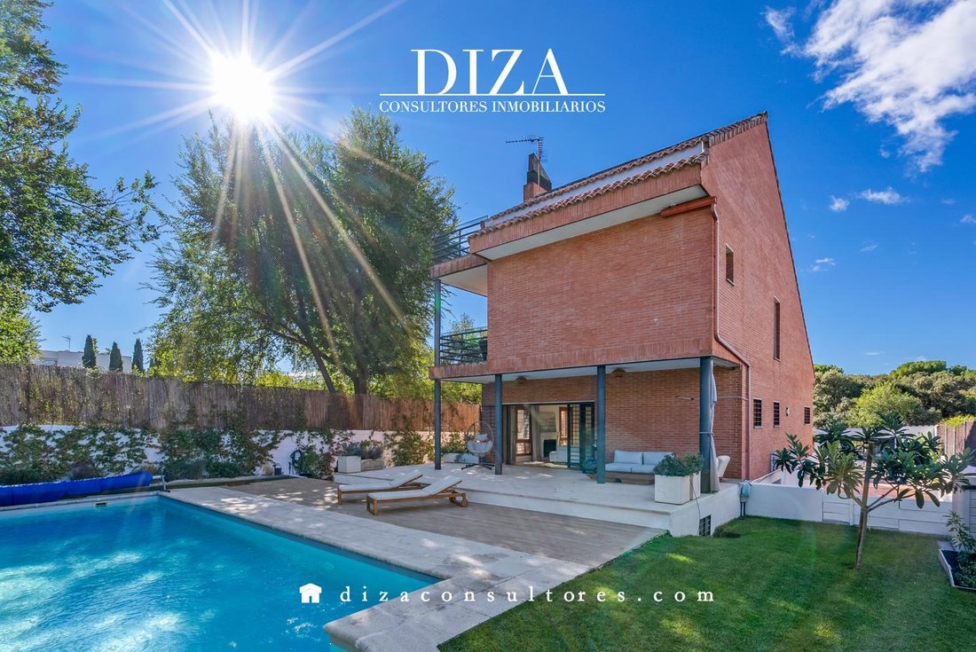 Villa à Pozuelo de Alarcón, Communauté de Madrid, Espagne 1 - 19111532