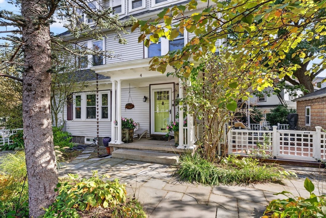 House in Milton, Massachusetts, United States 2 - 19116076