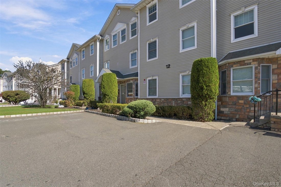 Condo in Spring Valley, New York, United States 3 - 19114181