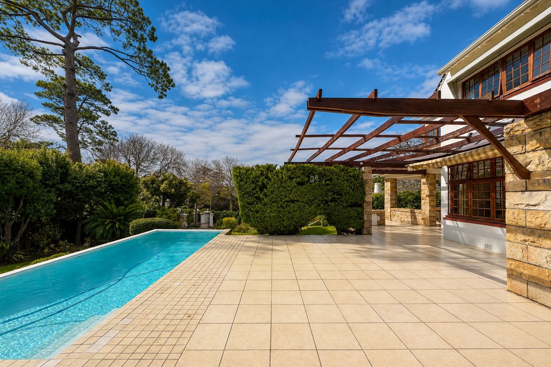 House in Constantia, Southern Suburbs, Cape Town 3 - 19116641