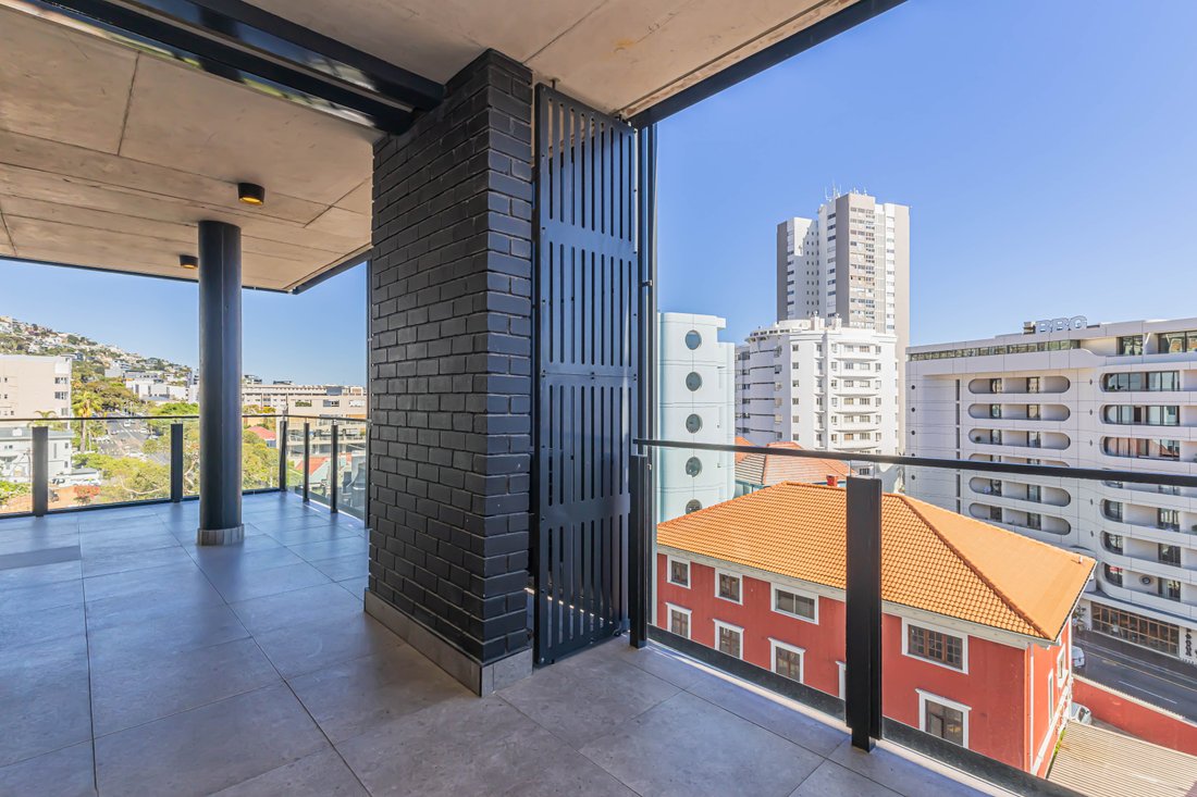 Apartment in Sea Point, Atlantic Seaboard, Cape Town 2 - 19116513