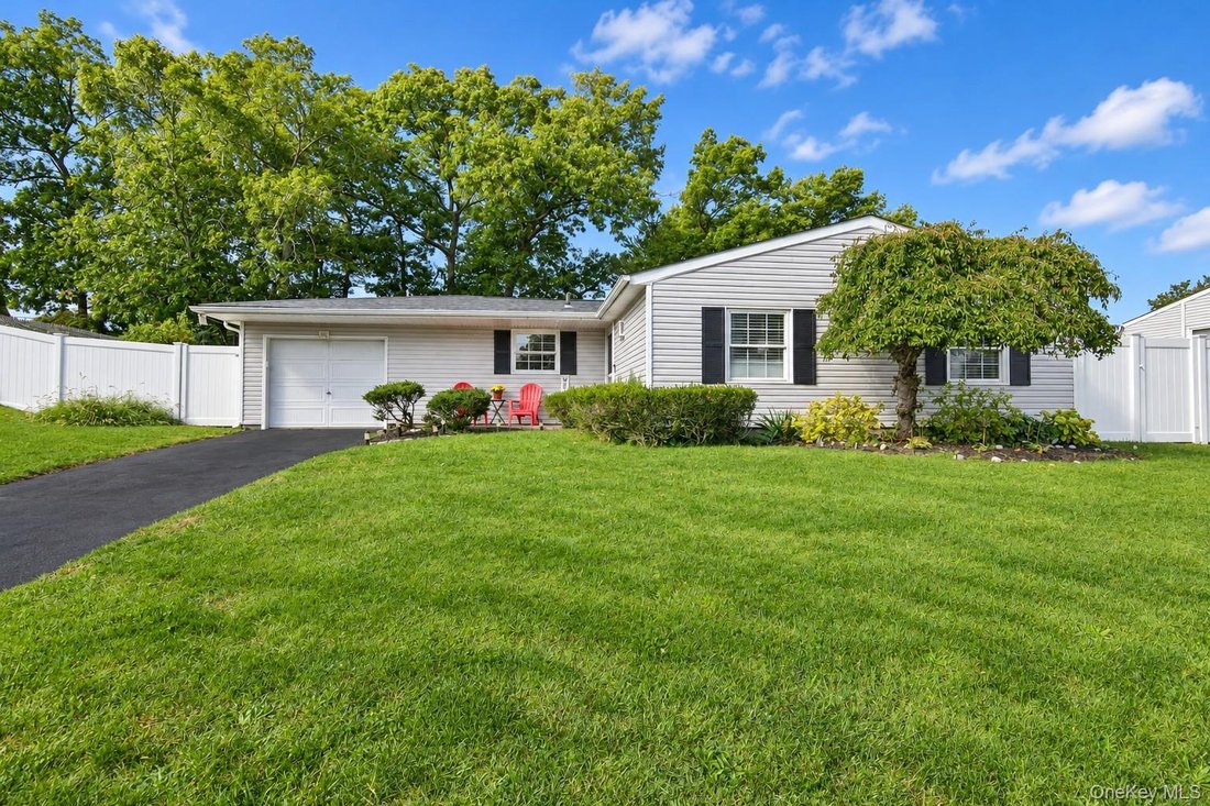 Casa en Farmingville, Nueva York, Estados Unidos 1 - 19115523