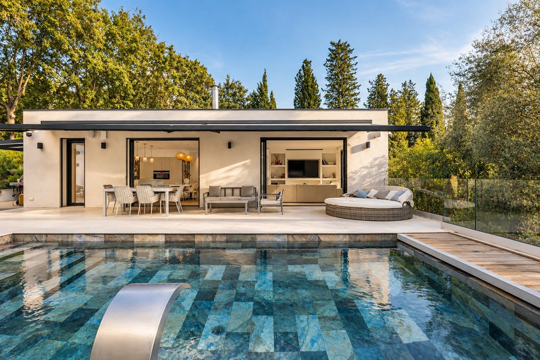 Casa en Le Rouret, Provenza-Alpes-Costa Azul, Francia 2 - 17072680