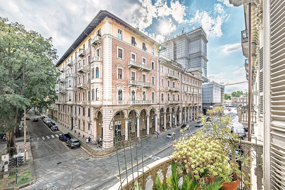 Apartment in Centro, Turin, Piedmont 4 - 19075583