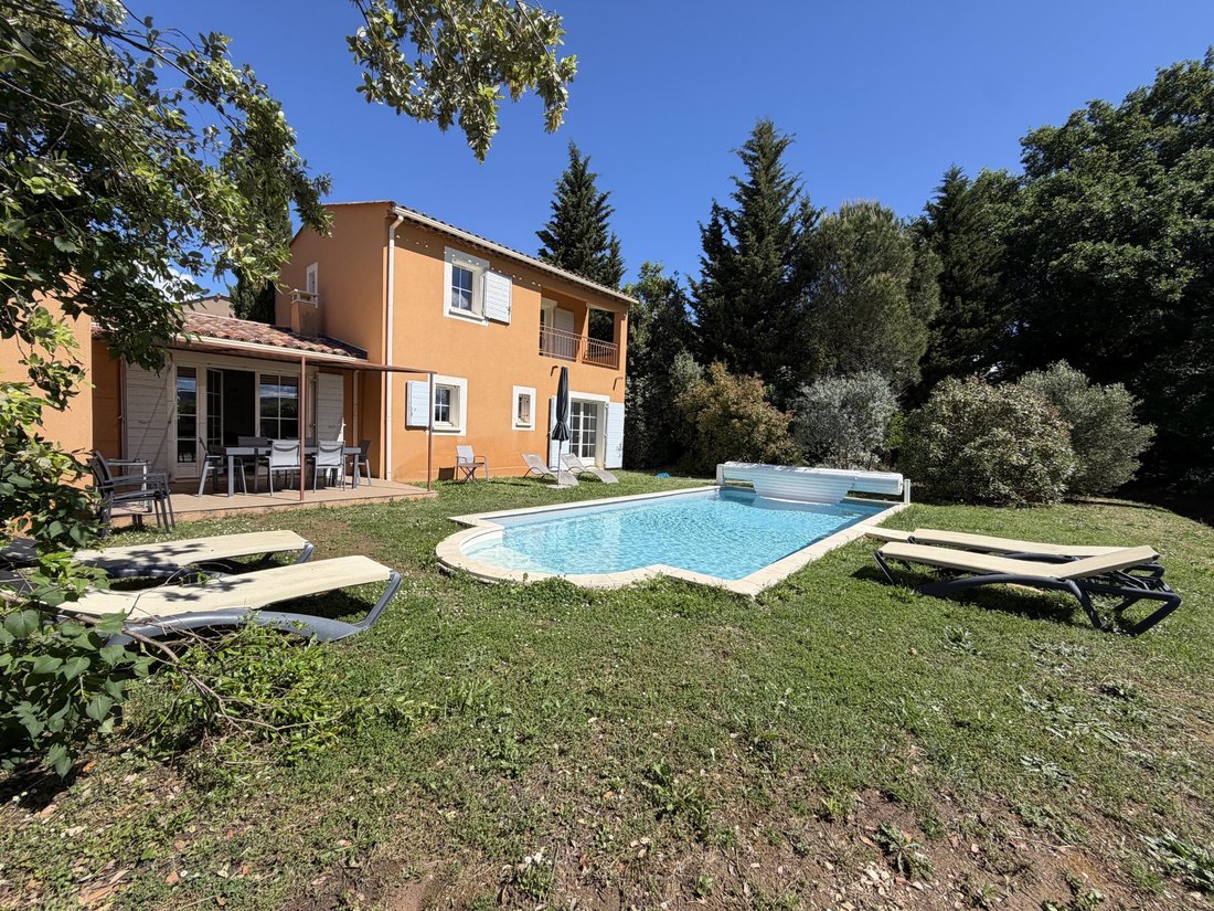 Casa a Saint-Saturnin-lès-Apt, Provenza-Alpi-Costa Azzurra, Francia 1 - 17910310