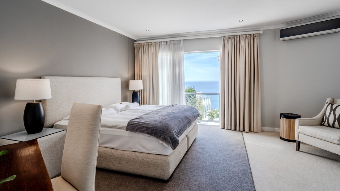 Apartment in Bantry Bay, Atlantic Seaboard, Cape Town 1 - 19116302