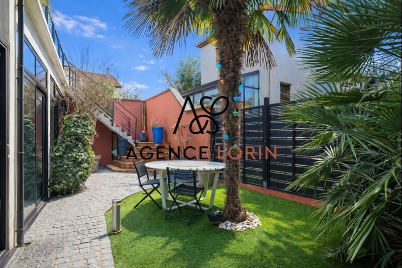 House in Chatou, Ile-de-France, France 1 - 18363249