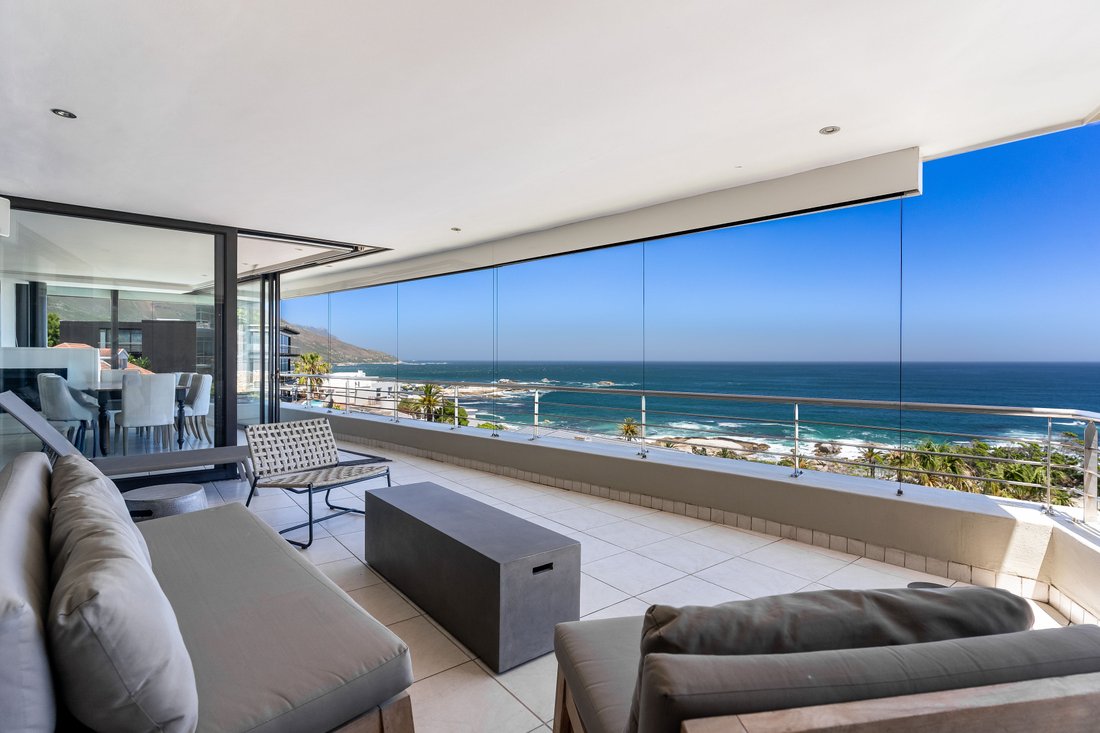 Apartment in Camps Bay, Atlantic Seaboard, Cape Town 1 - 19116284