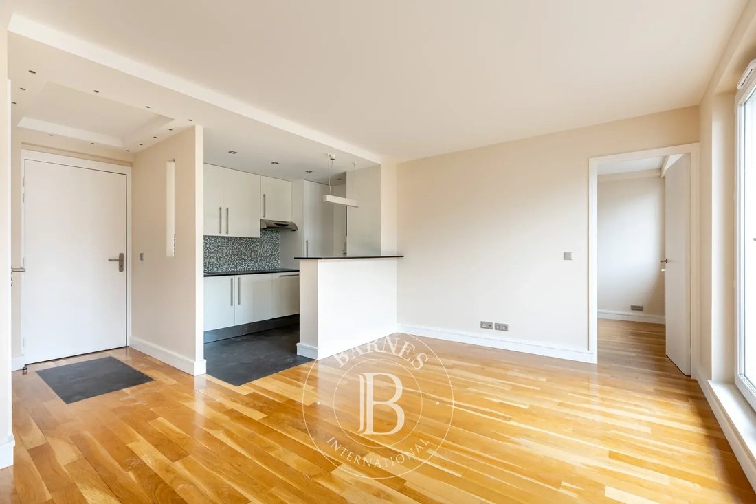 Apartment in Batignolles-Cardinet, Paris 17e Arrondissement, Paris 5 - 19085996