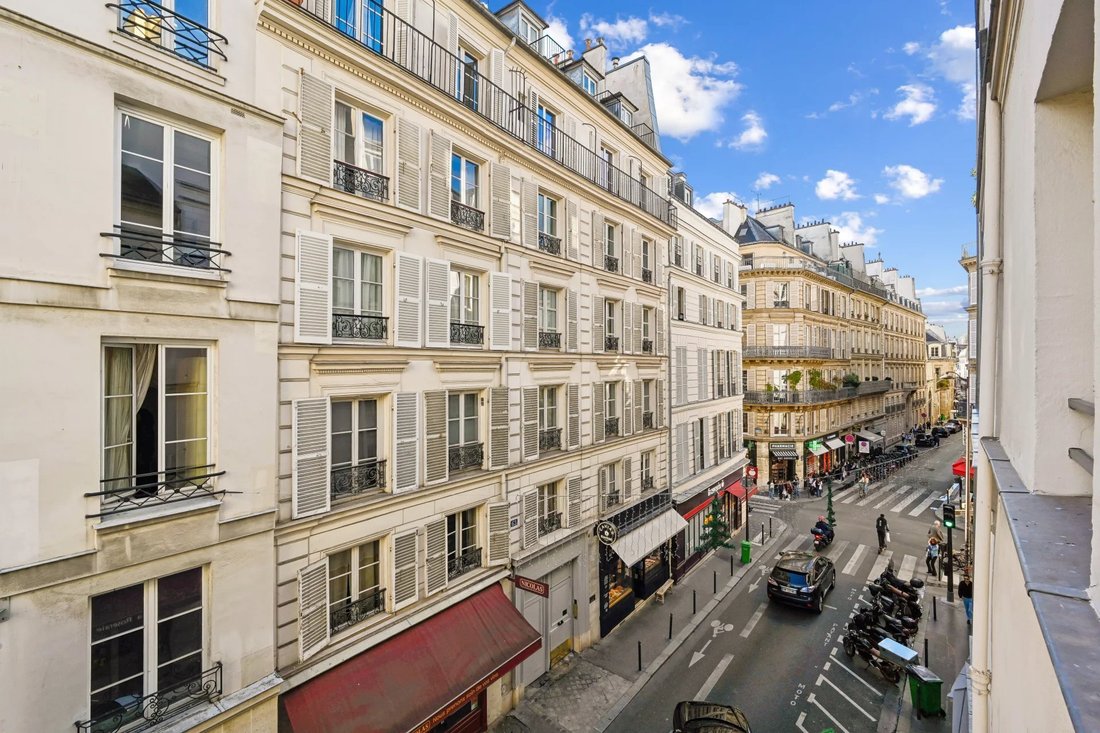 Apartment in Saint Thomas d'Aquin, Paris 7e Arrondissement, Paris 5 - 19111728