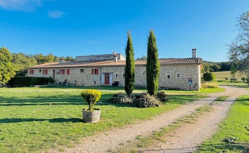 Estate in Vaucluse, Bourgogne – Franche-Comté, France 1