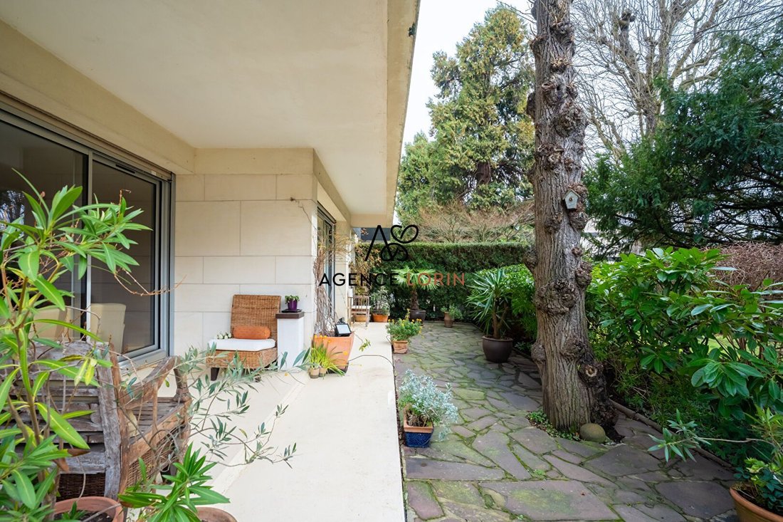 Apartment in Chatou, Ile-de-France, France 1 - 18363323