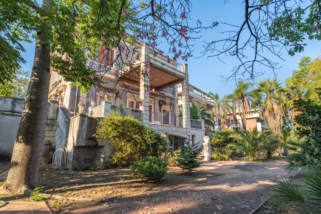 Villa in Cannizzaro-Carruba di Ognina, Catania, Italy 3 - 19110739