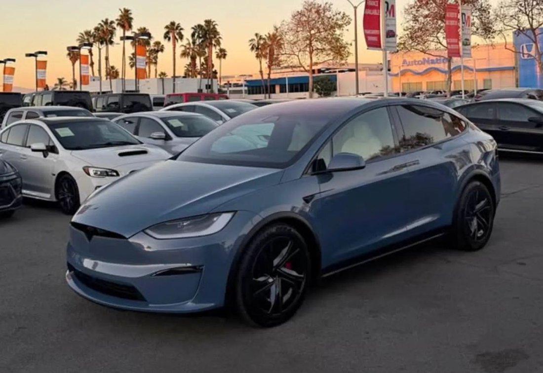 Suv in Costa Mesa, CA, United States 2 - 19112327