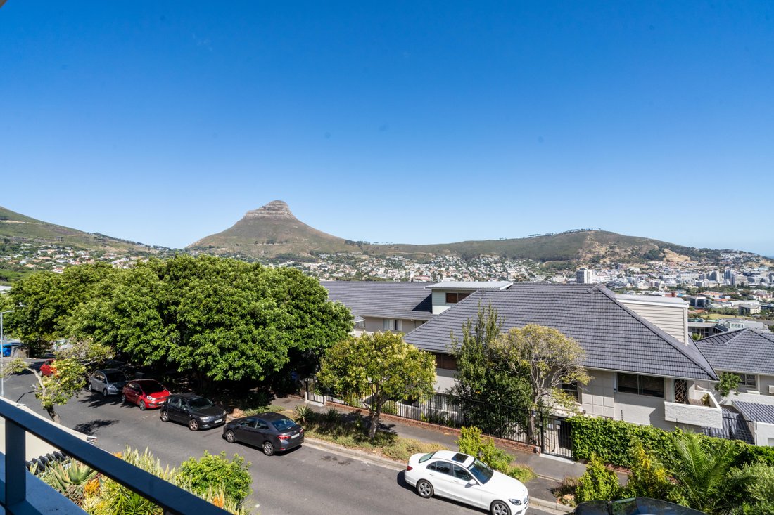 Apartment in Vredehoek, City Bowl, Cape Town 3 - 19116236