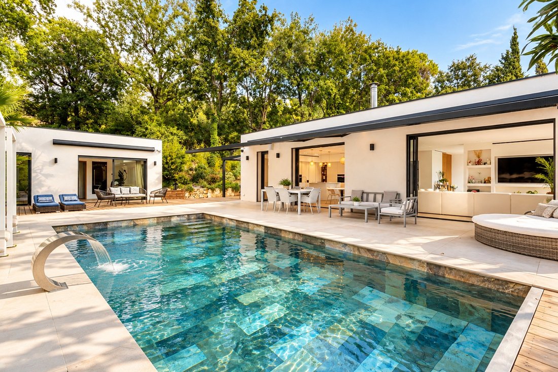 Casa en Le Rouret, Provenza-Alpes-Costa Azul, Francia 1 - 17072680