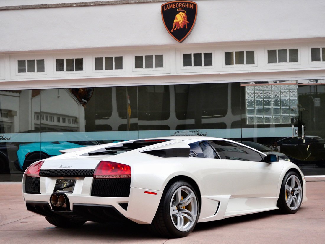 Coupe in Beverly Hills, CA, United States 3 - 19115742