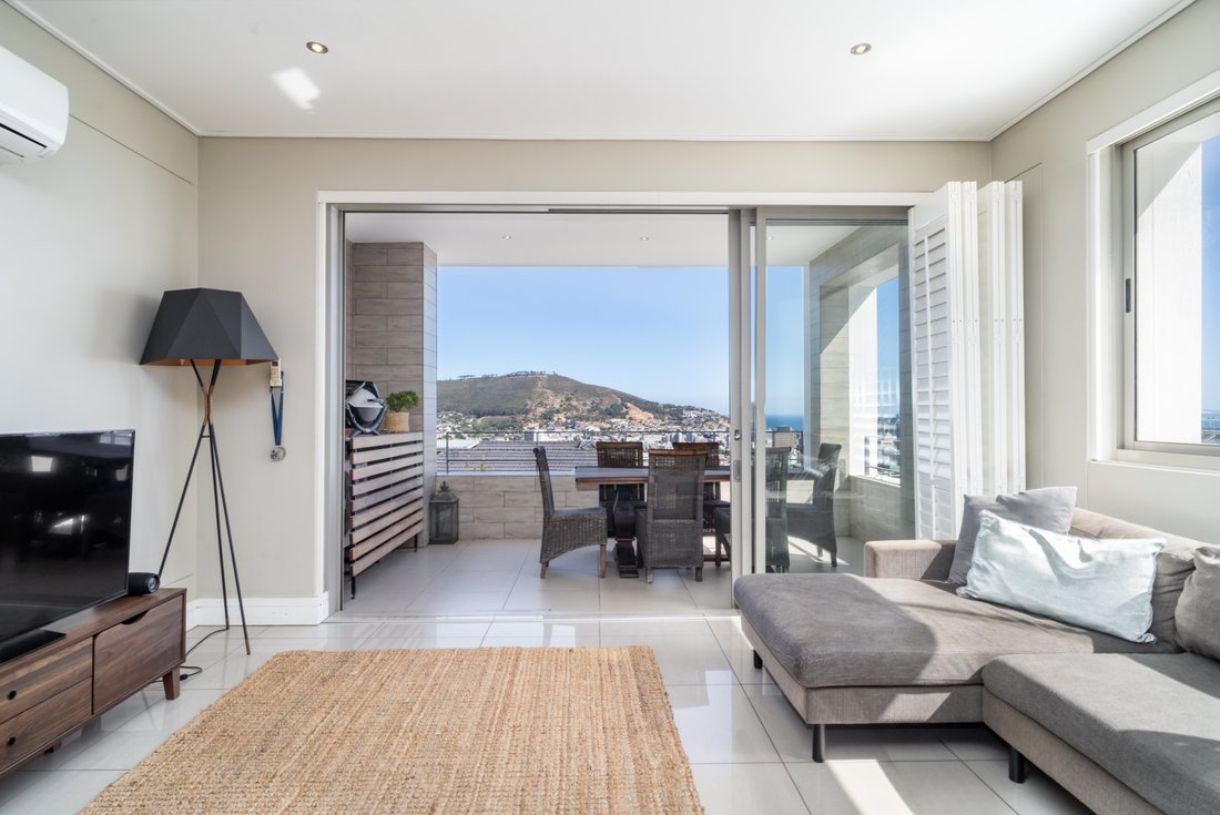 Apartment in Vredehoek, City Bowl, Cape Town 5 - 19116236