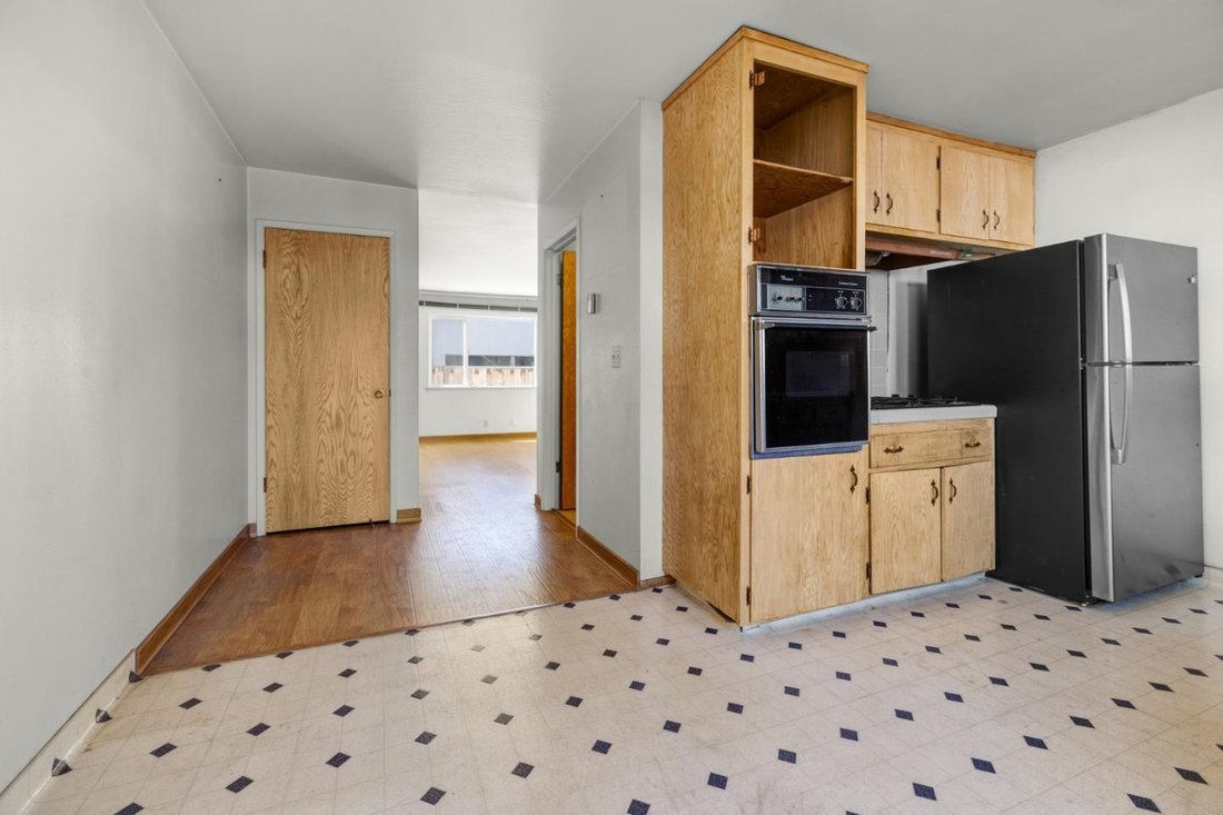 Sunnyvale, California, United States 3 - 19114368