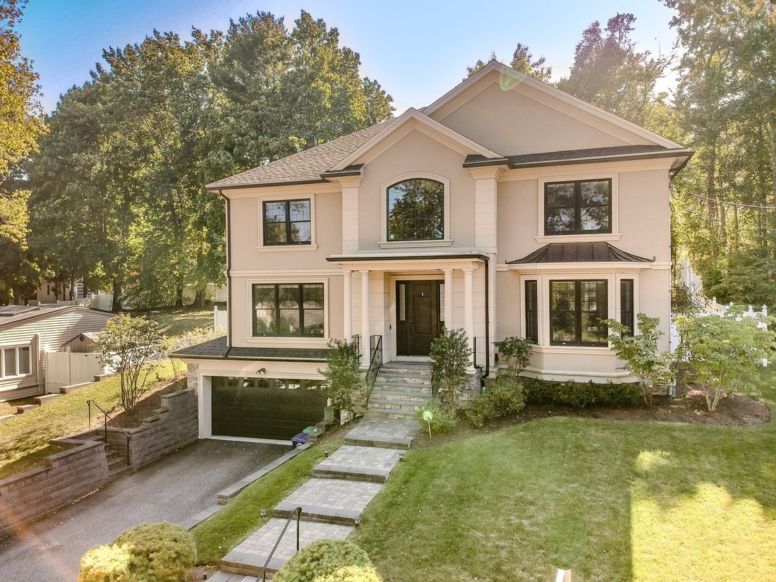 House in Newton, Massachusetts, United States 1 - 19116061
