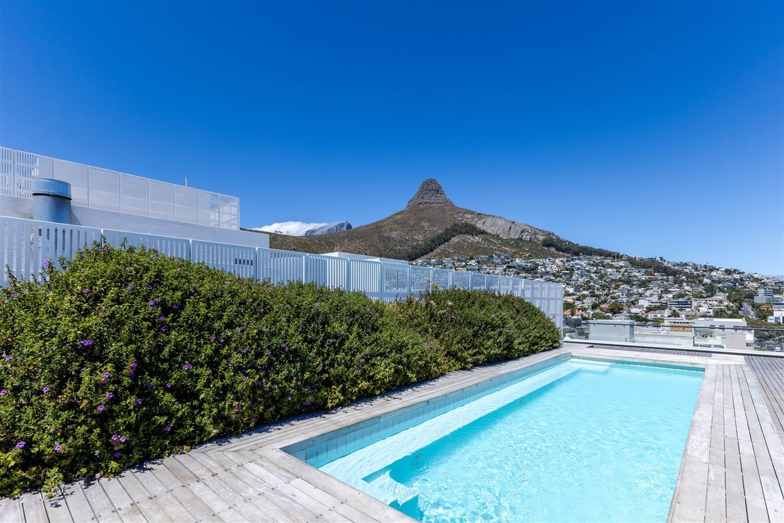 Apartment in Sea Point, Atlantic Seaboard, Cape Town 4 - 19116513