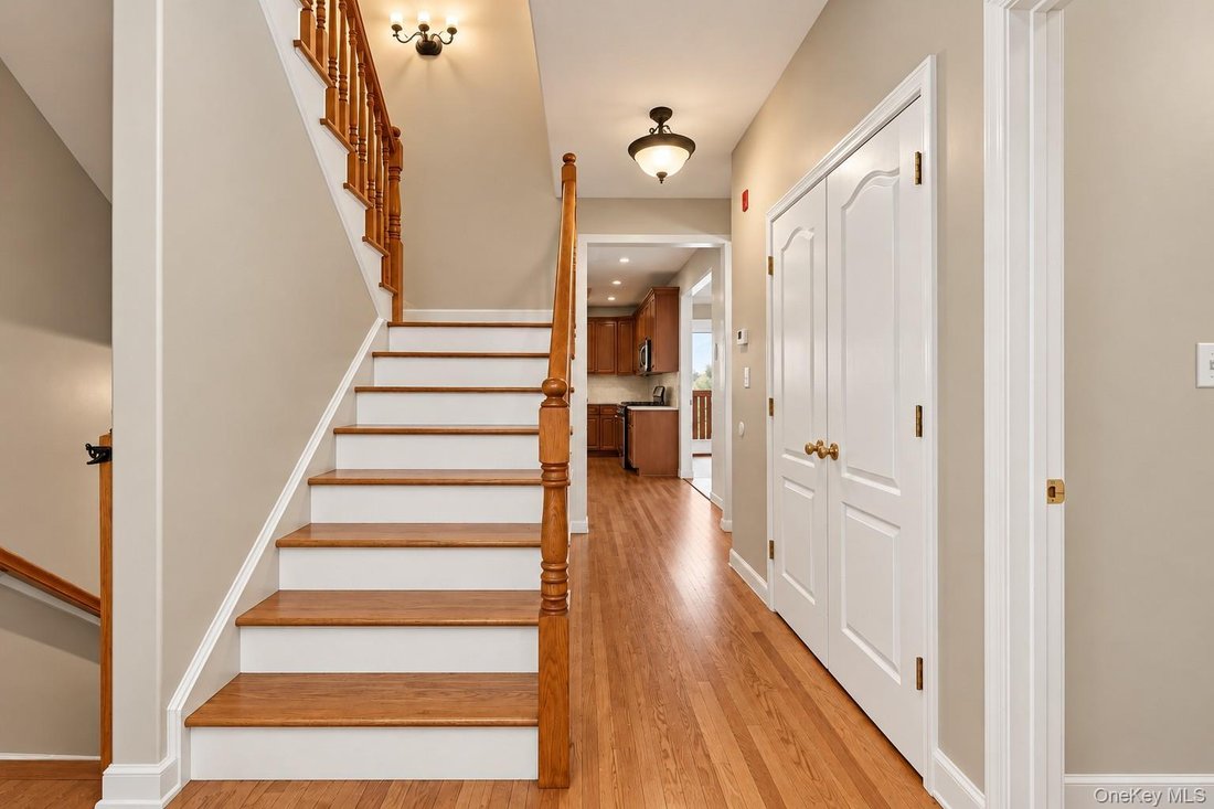 Condo in Spring Valley, New York, United States 4 - 19114181