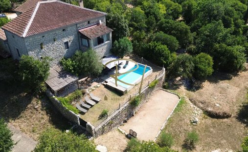Haus in Saint-Andre-de-Cruzieres, Auvergne-Rhone-Alpen, Frankreich 1
