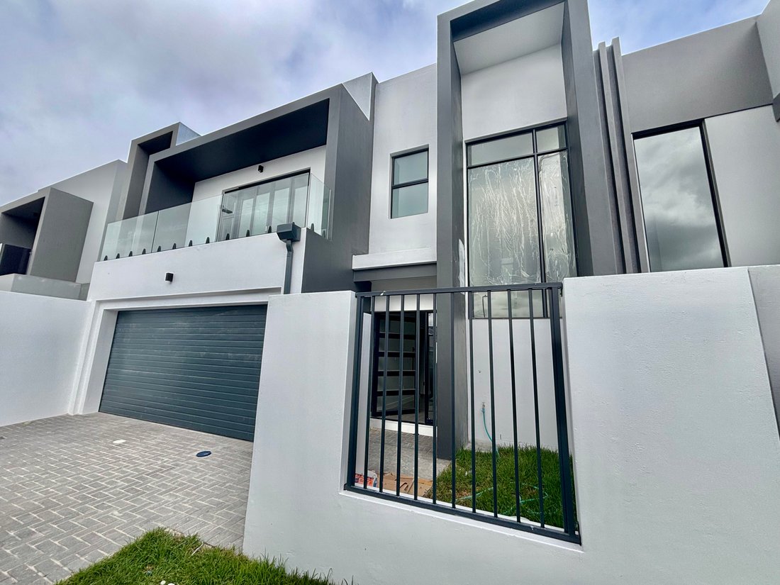 House in West Beach, Blaauwberg, Cape Town 2 - 19116643