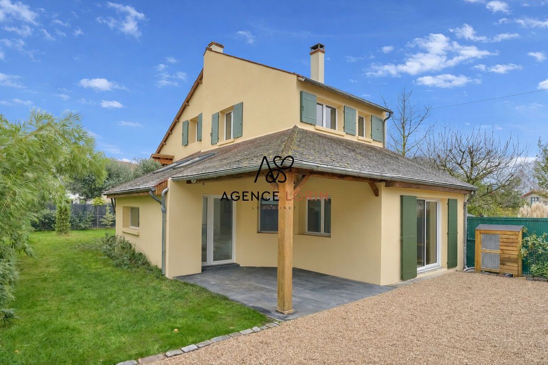 House in Chatou, Ile-de-France, France 1 - 18363273