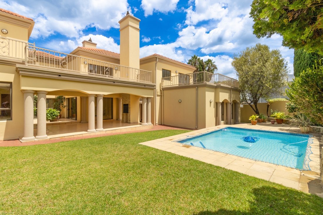 Estate in Dainfern, Gauteng, South Africa 1 - 19116423