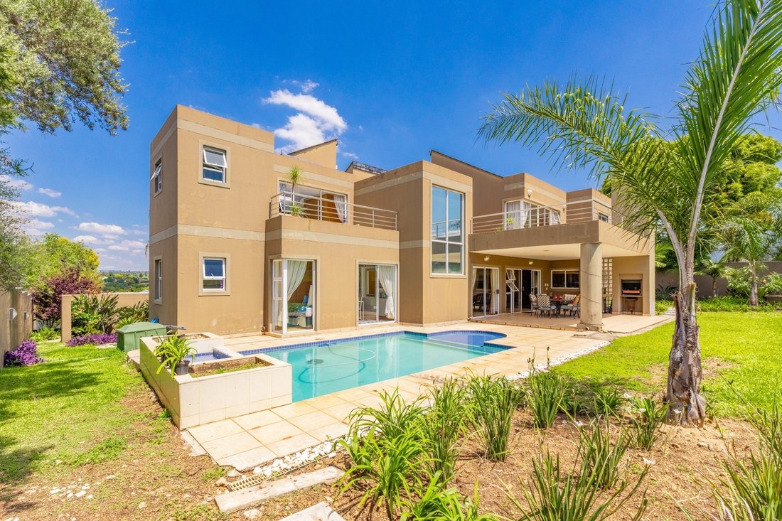 Estate in Dainfern, Gauteng, South Africa 3 - 19116784