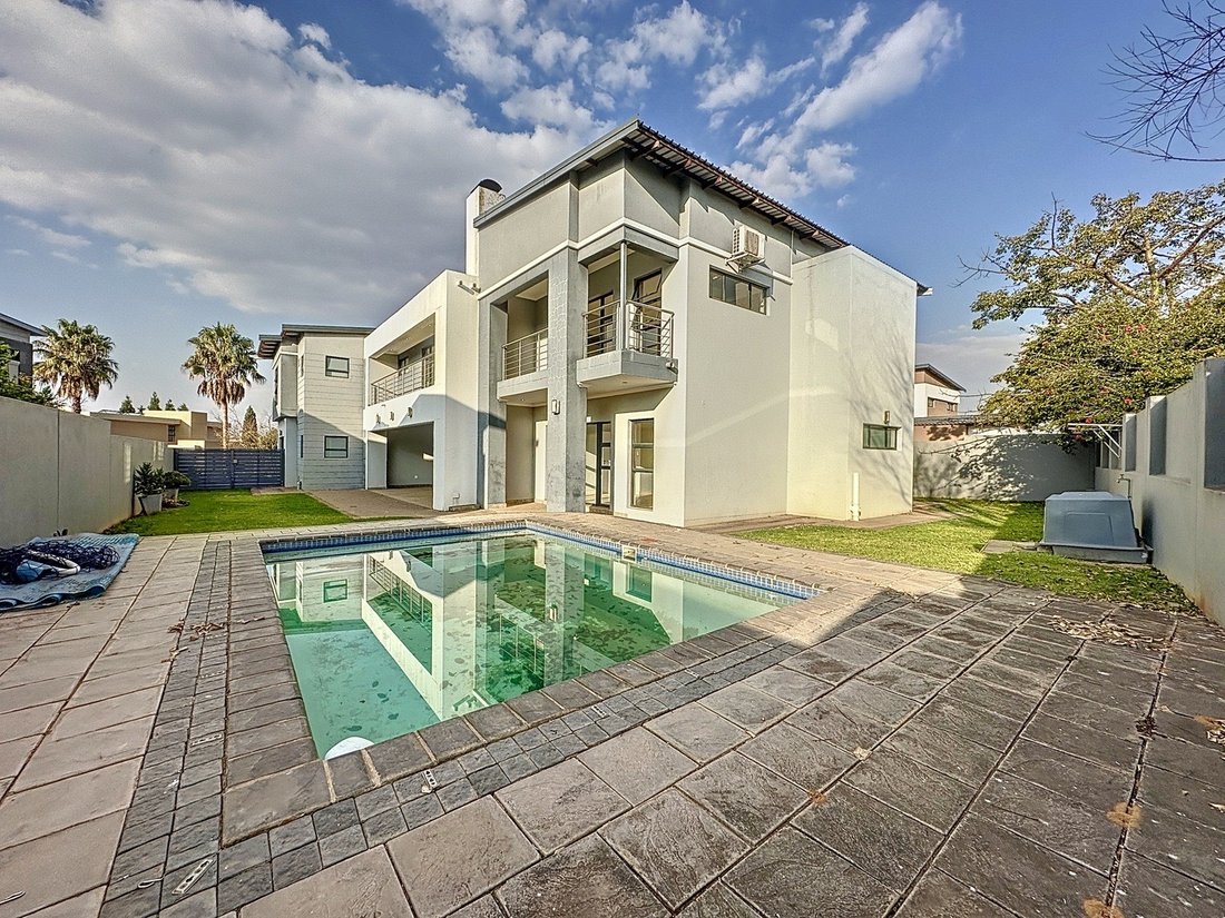 Maisons de campagne à Theresapark, Akasia, Gauteng 2 - 19116316
