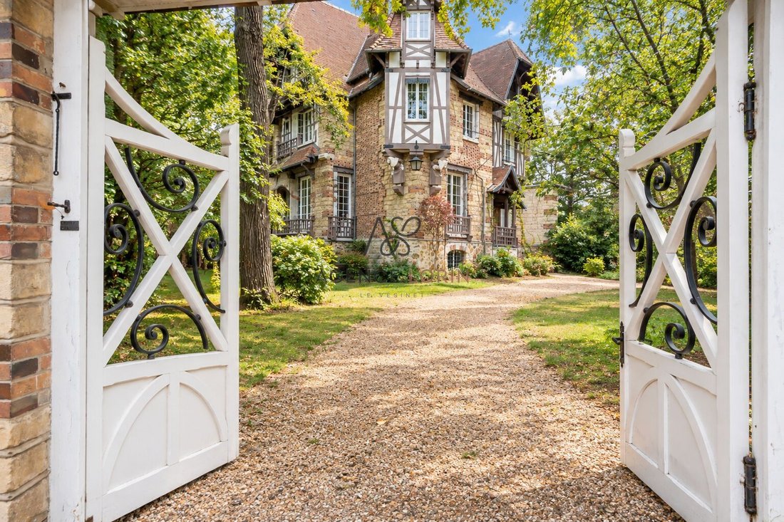 House in Le Vésinet, Ile-de-France, France 1 - 19071227