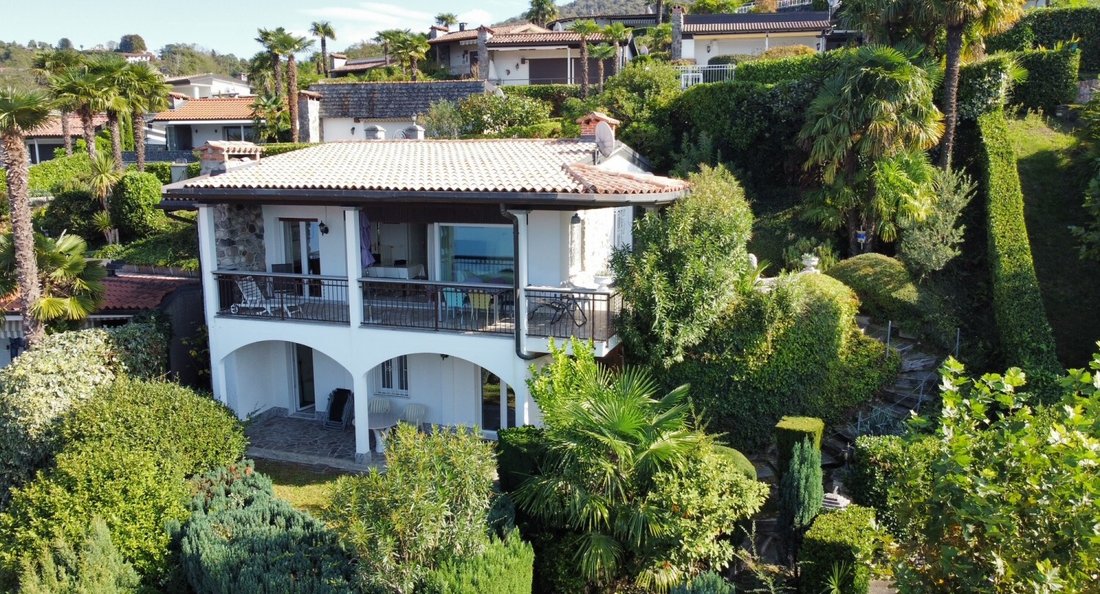 Maison à Brezzo di Bedero, Lombardie, Italie 1 - 19113773