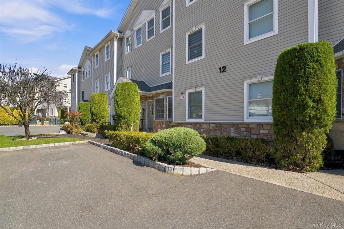 Condo in Spring Valley, New York, United States 2 - 19114181