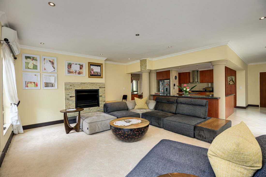 House in Dainfern, Gauteng, South Africa 4 - 19116475