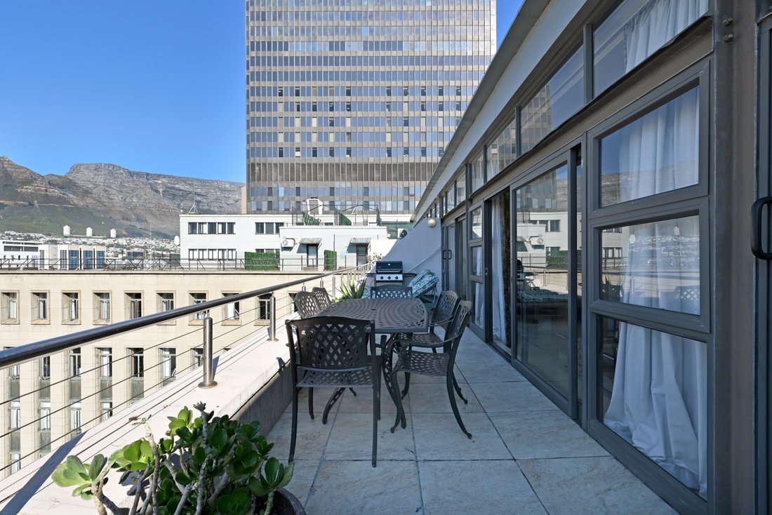 Apartment in City Centre, City Bowl, Cape Town 5 - 19116589