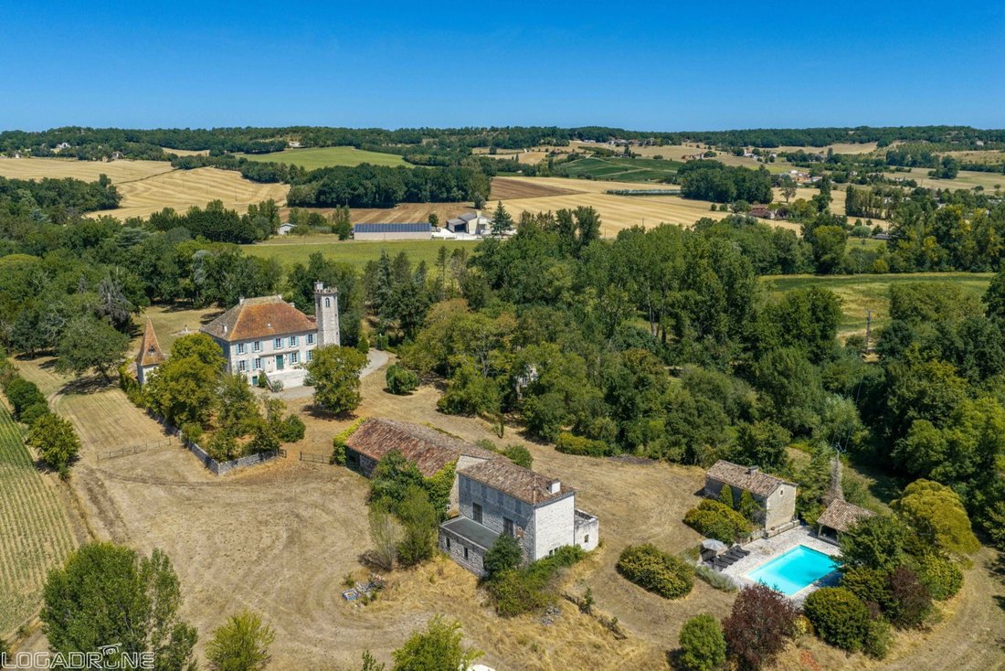 Chateau  en Montcuq, Montcuq-en-Quercy-Blanc, Francia 1 - 19111497