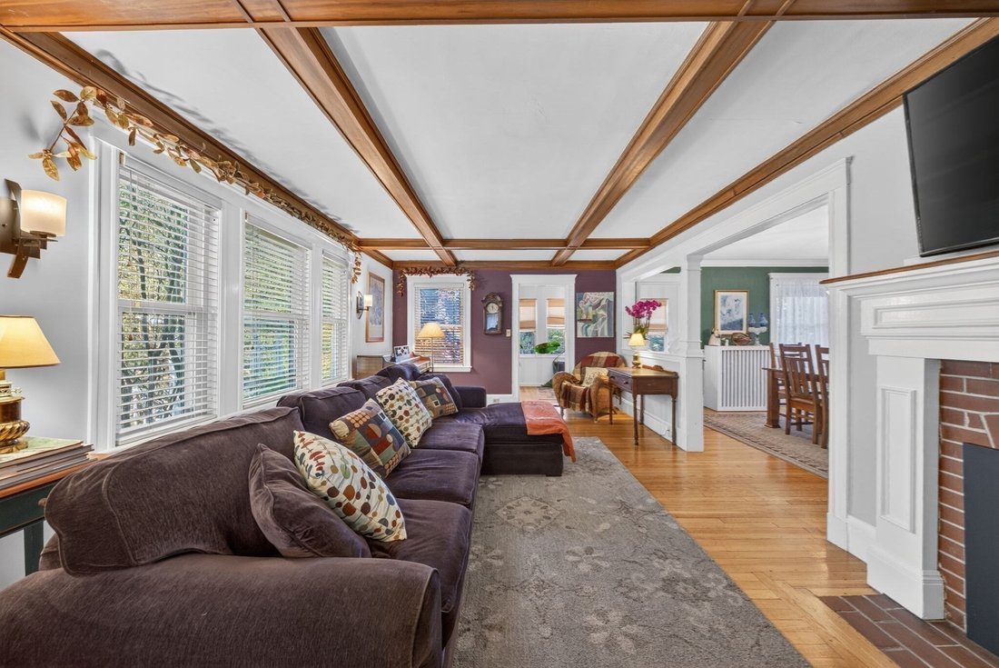 House in Milton, Massachusetts, United States 5 - 19116076