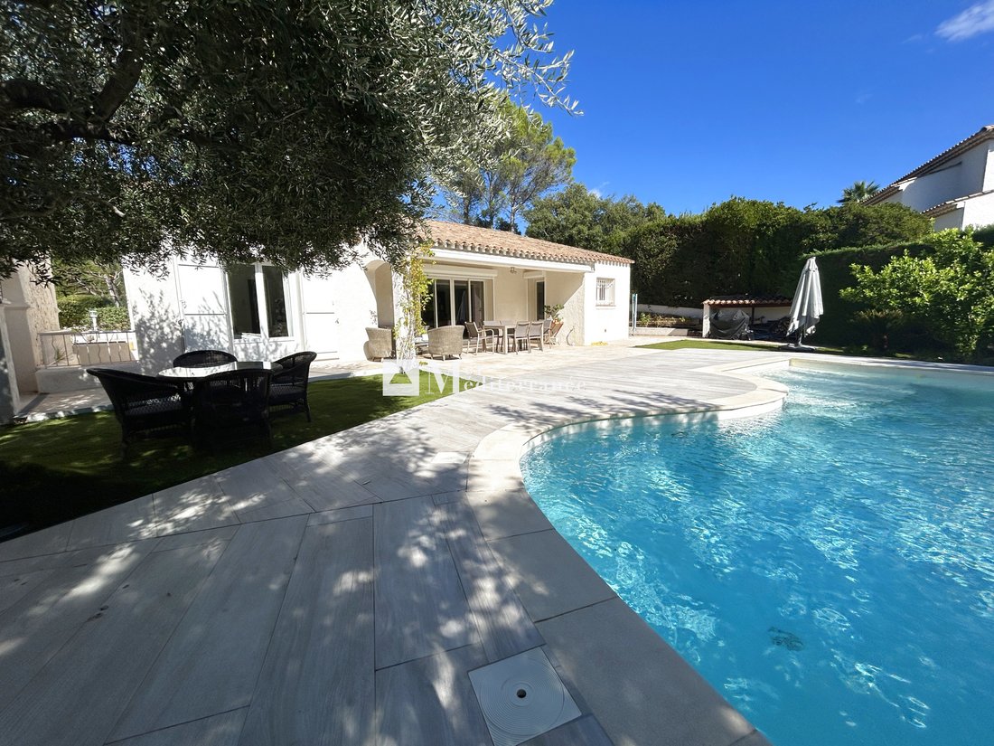 Maison à Les Issambres, Roquebrune-sur-Argens, France 2 - 19115510