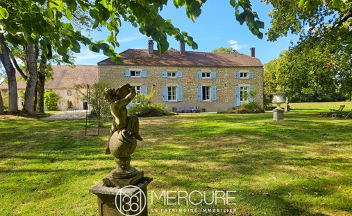 Tenuta a Fontaine-Française, Borgogna-Franca Contea, Francia 1