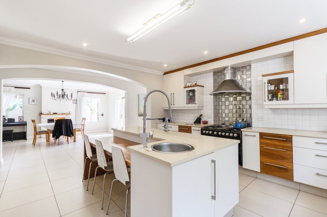 Estate in Dainfern Valley, Gauteng, South Africa 4 - 19116353