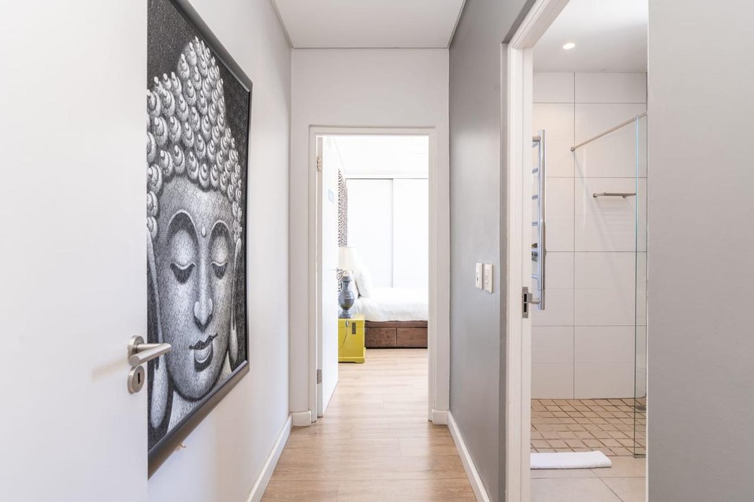 Apartment in City Centre, City Bowl, Cape Town 3 - 19116241
