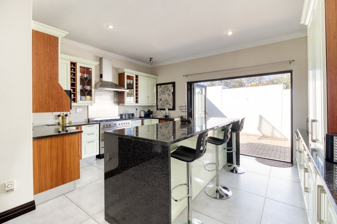 House in Dainfern, Gauteng, South Africa 5 - 19116765
