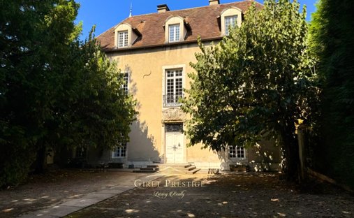 Maison à Ouest, Belley, France 1