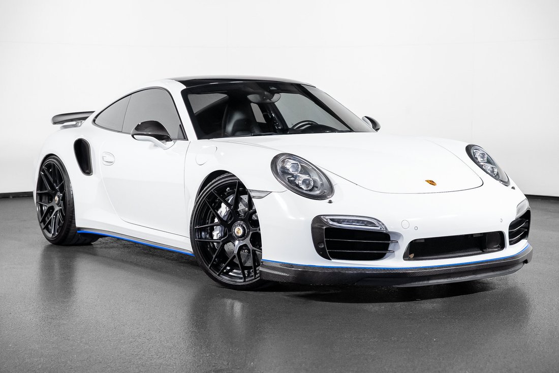 Coupe in Pompano Beach, FL, United States 1 - 19111437