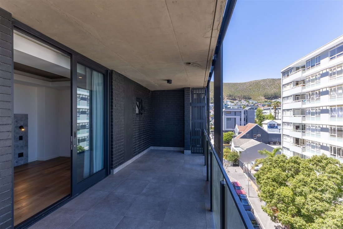 Apartment in Sea Point, Atlantic Seaboard, Cape Town 3 - 19116513