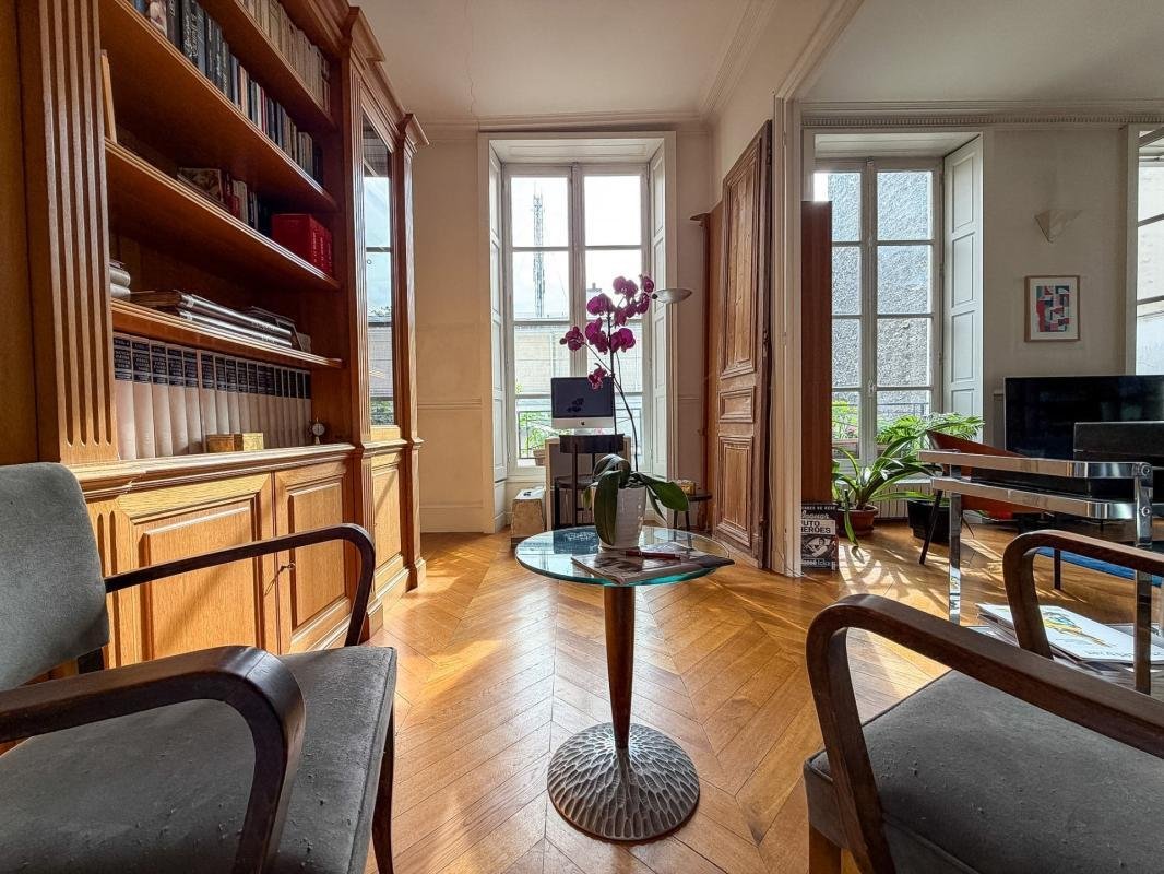Apartment in Elysées-Madeleine, Paris 8e Arrondissement, Paris 3 - 18838798