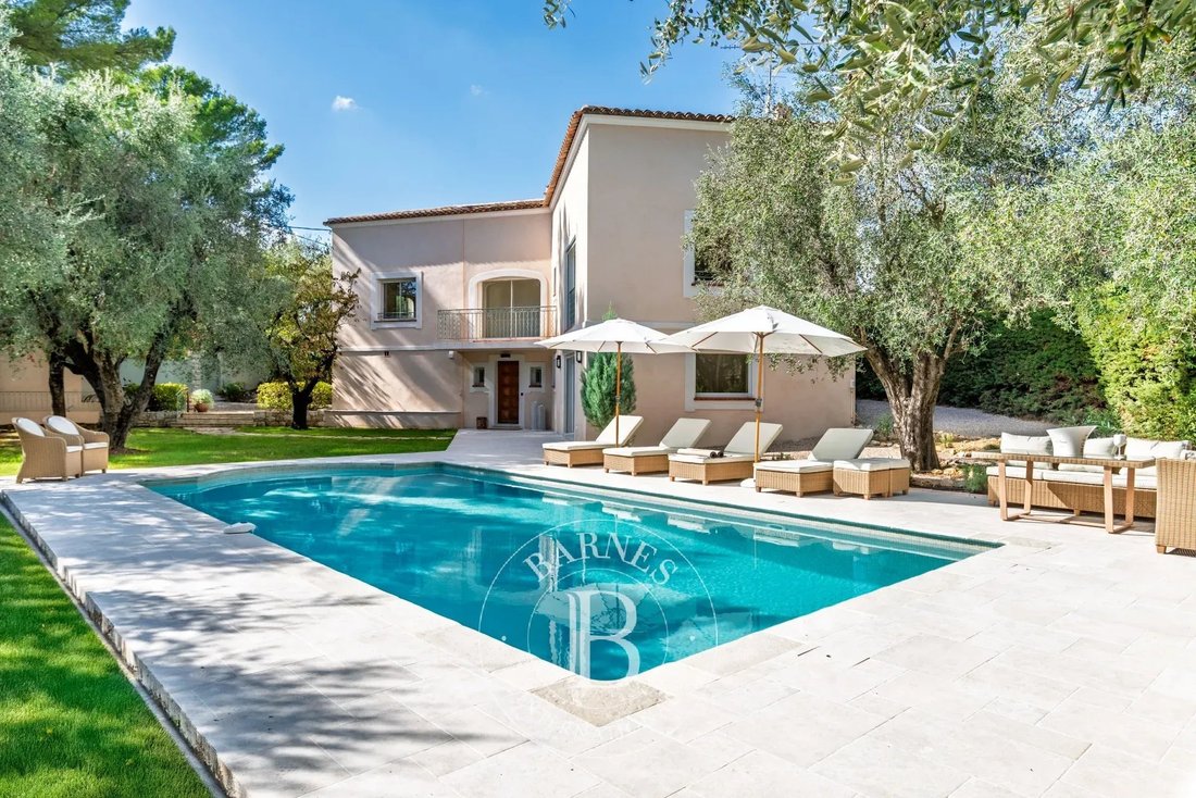 Casa en Le Rouret, Provenza-Alpes-Costa Azul, Francia 1 - 19102475