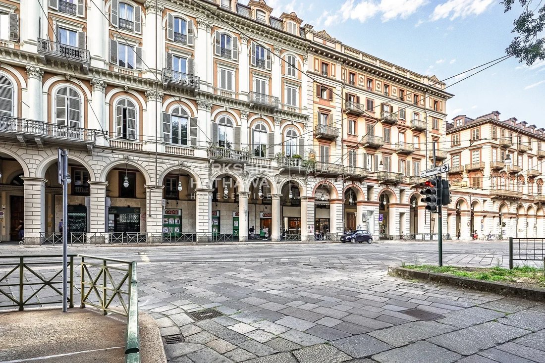 Apartment in Centro, Turin, Piedmont 2 - 19075583